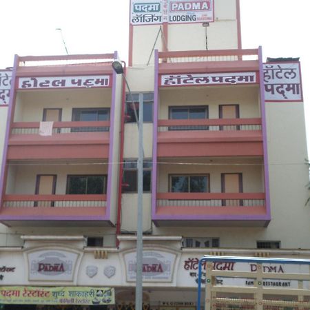 Hotel Padma Nashik Bagian luar foto