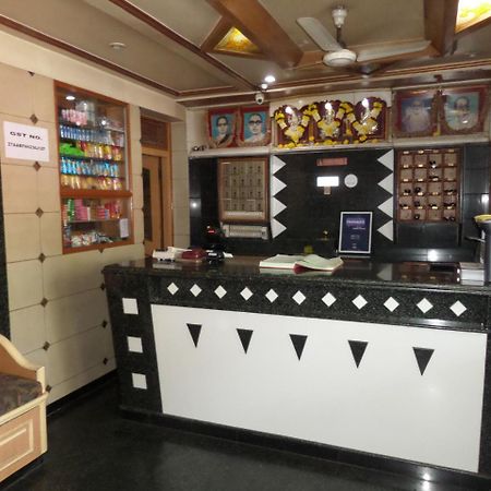 Hotel Padma Nashik Bagian luar foto