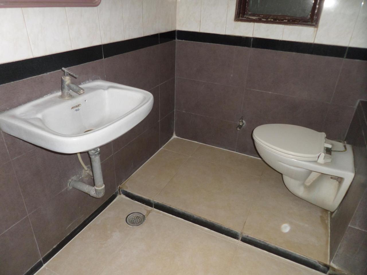 Hotel Padma Nashik Bagian luar foto