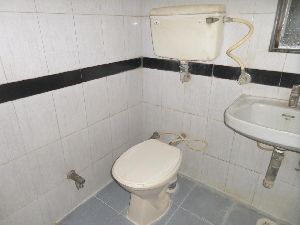 Hotel Padma Nashik Bagian luar foto