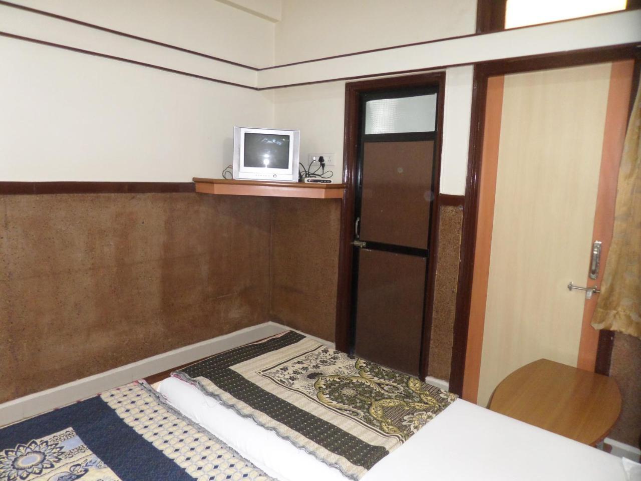 Hotel Padma Nashik Bagian luar foto
