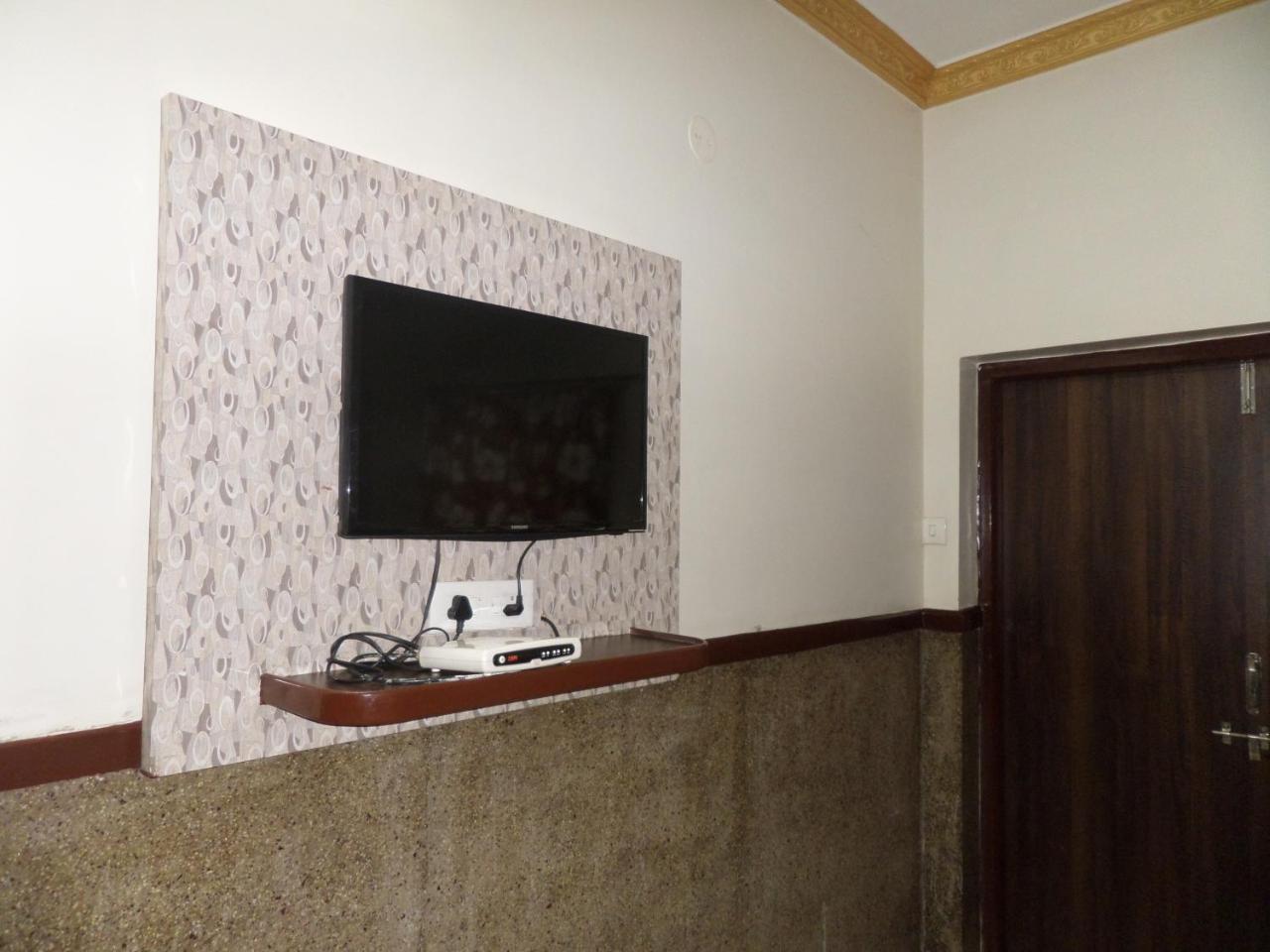 Hotel Padma Nashik Bagian luar foto