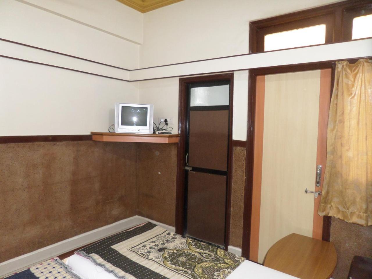 Hotel Padma Nashik Bagian luar foto