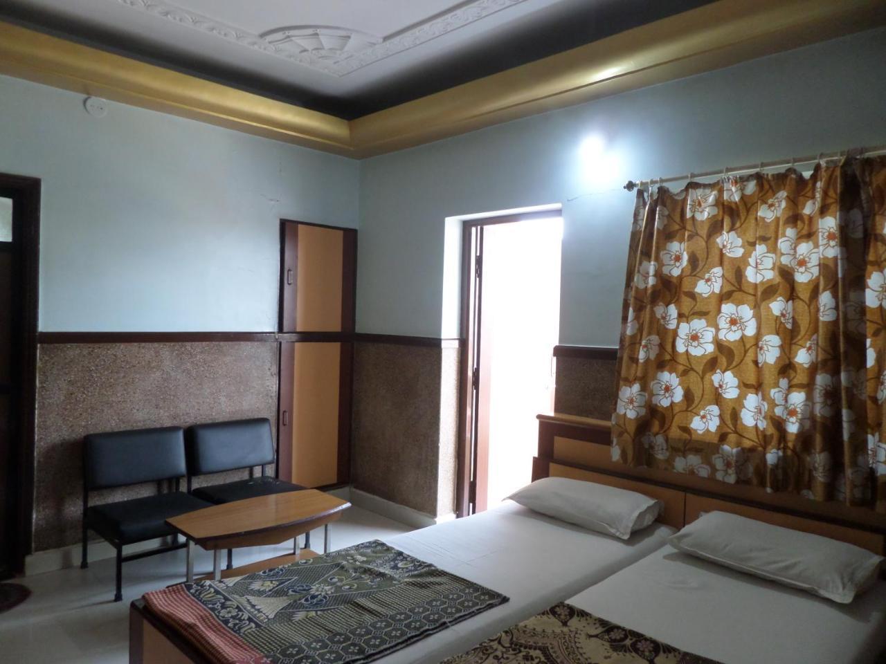 Hotel Padma Nashik Bagian luar foto